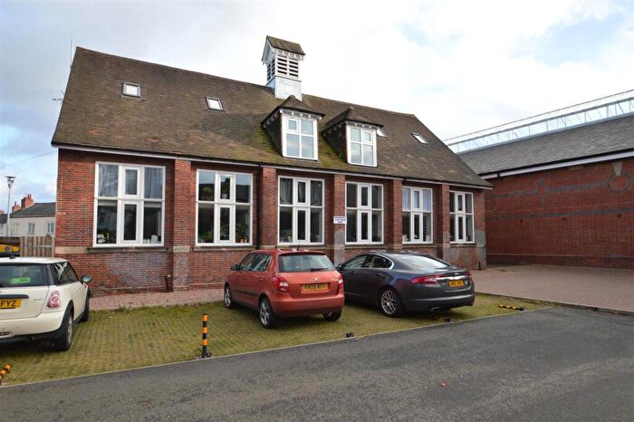 2 Bedroom Flat To Rent In Hazelwell Street, Stirchley, Birmingham, B30