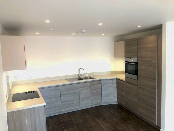 2 Bedroom Flat To Rent In Centenary Plaza, Southampton, SO19