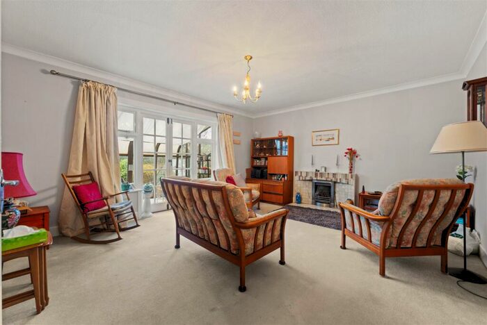 2 Bedroom Bungalow For Sale In Queen Eleanors Road, Guildford, GU2