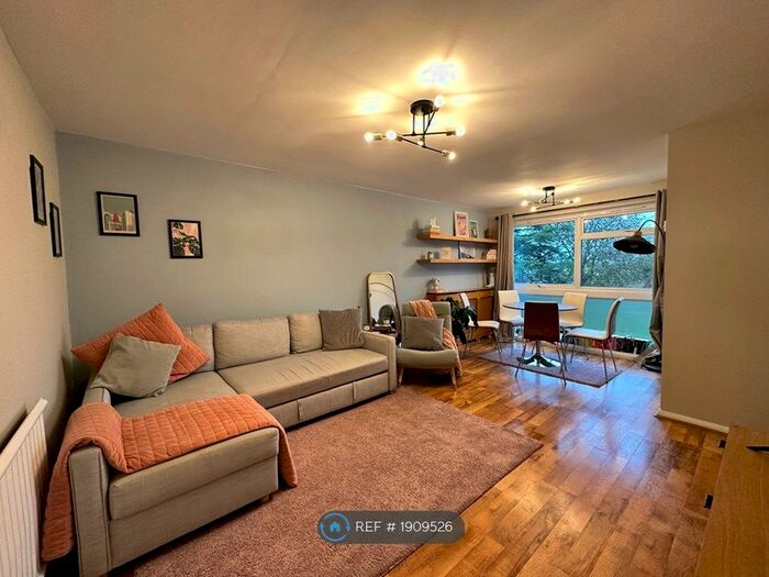 2 Bedroom Flat To Rent In Hope Park, Bromley, BR1