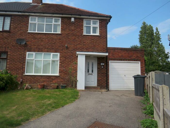 3 Bedroom House To Rent In Newborough Grove, Birmingham, B28