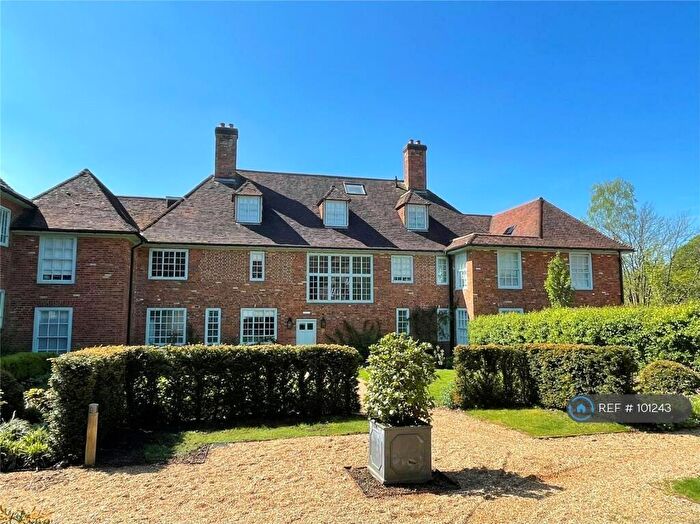 2 Bedroom Penthouse To Rent In Adams Walk, Midhurst, GU29