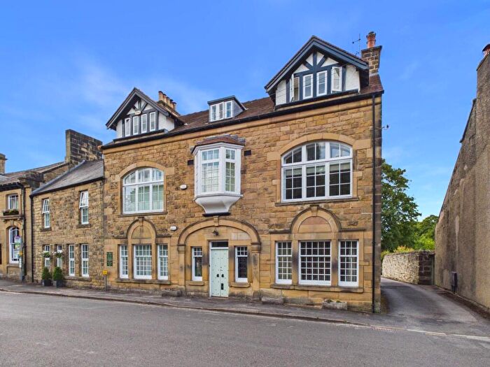 3 Bedroom Apartment For Sale In Church Street, Eyam, S32