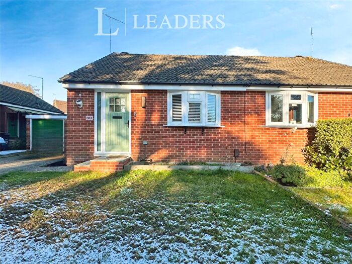 2 Bedroom Bungalow For Sale In Spruce Avenue, Waterlooville, Hampshire, PO7