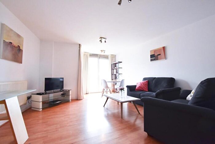 3 Bedroom Flat To Rent In Marys Court, Palgrave Gardens, London, NW1