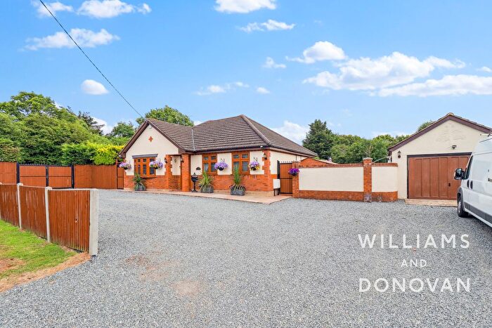 3 Bedroom Detached Bungalow For Sale In Clifton Road, Bowers Gifford, SS13