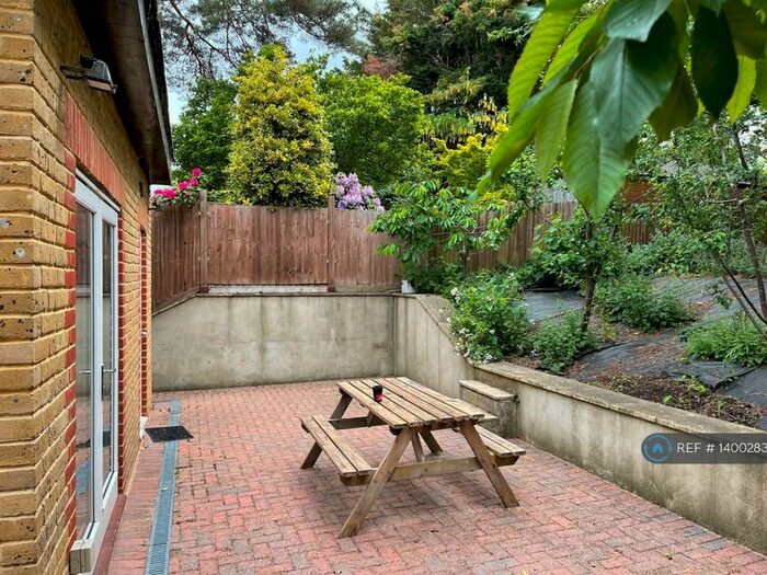 3 Bedroom Flat To Rent In Lingfield Avenue, Kingston Upon Thames, KT1