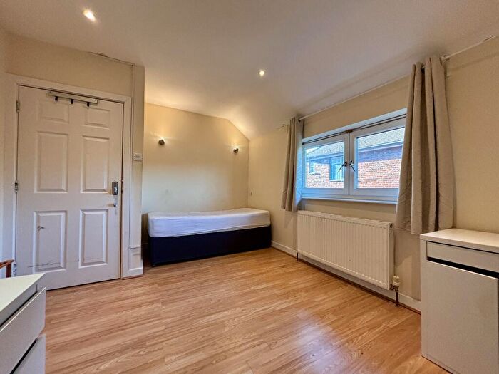 1 Bedroom House To Rent In House Share, Beck Lane, BR3