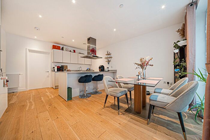 3 Bedroom Maisonette For Sale In West Parkside, Greenwich Peninsula, SE10