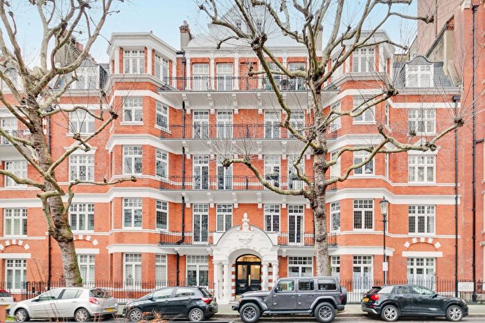 2 Bedroom Flat To Rent In Iverna Gardens, London, W8