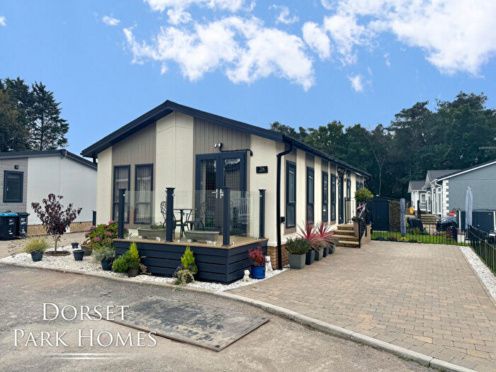 2 Bedroom Park Home For Sale In New Forest Glades, Matchams Lane, Christchurch, BH23