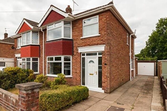 3 Bedroom Semi-Detached House To Rent In Marsden Drive, Scunthorpe, DN15