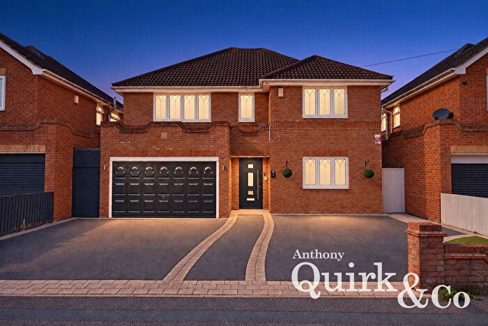 4 Bedroom Detached House For Sale In Denham Road, Canvey Island, SS8