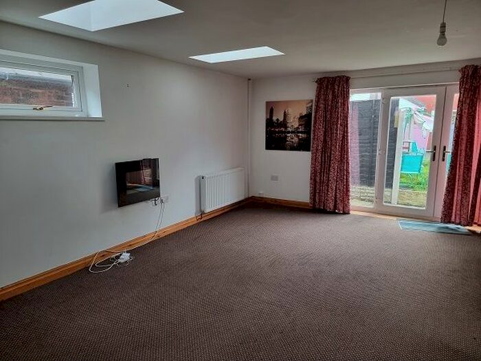 2 Bedroom Bungalow To Rent In Sandy Lane, Preesall, PoultonLeFylde, FY6