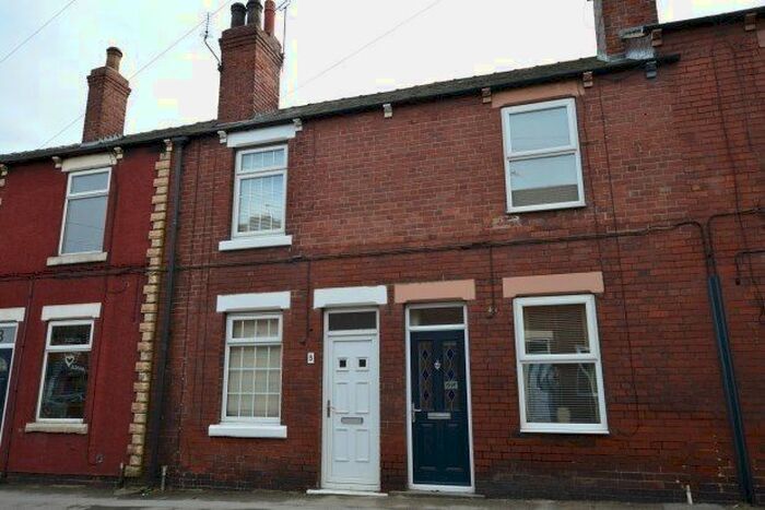2 Bedroom Property To Rent In Featherstone, Pontefract, WF7
