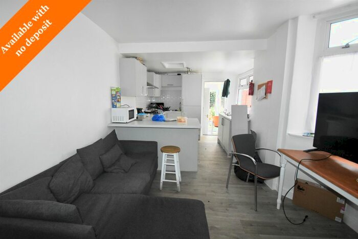 5 Bedroom Terraced House To Rent In Clive Road, Portsmouth, PO1