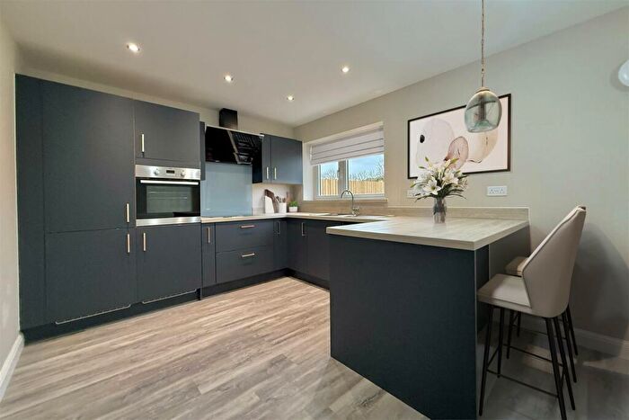4 Bedroom Detached House For Sale In King's Meadow, Leadenham, Lincoln, LN5