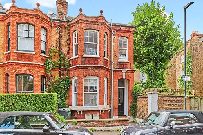 2 Bedroom Flat To Rent In Thorncliffe Road, London, SW2