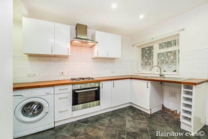 3 Bedroom Property To Rent In South End Road, Rainham, RM13