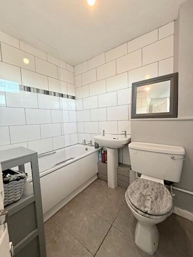 2 Bedroom Terraced House For Sale In Durris Drive, Glenrothes, KY6