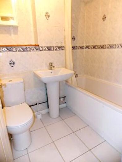1 Bedroom Flat To Rent In Mallard Court, Ley Street, Ilford, IG1