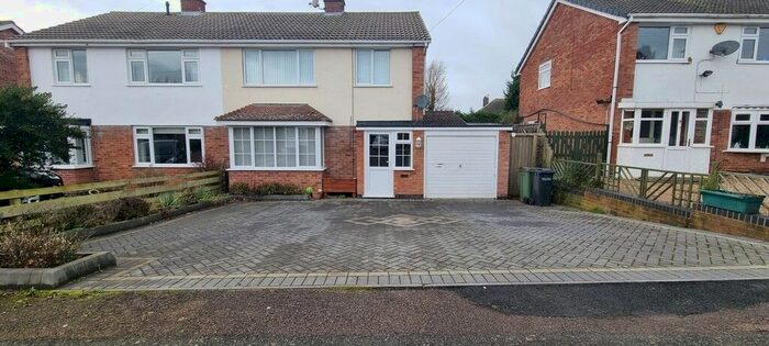 3 Bedroom Semi-Detached House To Rent In Dove Rise, Oadby, Leicester, LE2