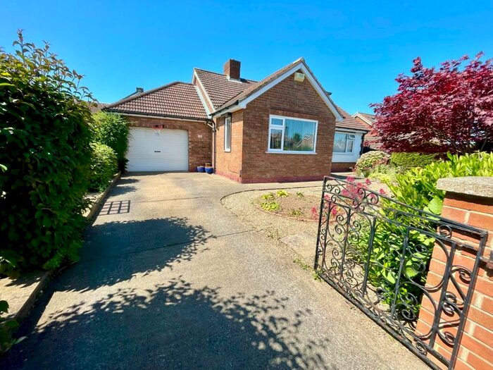 3 Bedroom Detached Bungalow For Sale In Grange Crescent, Marton-In-Cleveland, Middlesbrough, TS7