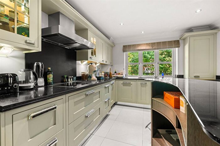 2 Bedroom Flat To Rent In Brockenhurst Road, Ascot, Berkshire, SL5