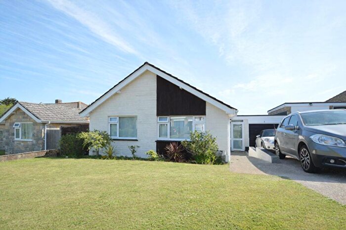 3 Bedroom Detached Bungalow For Sale In Cul-de-sac Location * Lake, PO36