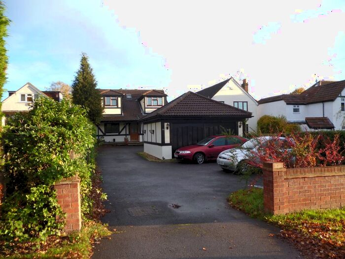 4 Bedroom Detached House To Rent In Reading Road, Wokingham, RG41