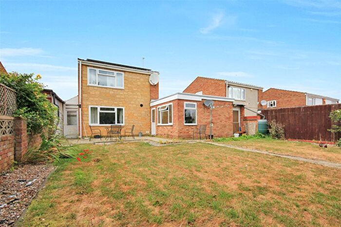 3 Bedroom Detached House For Sale In Torrington Crescent, Wellingborough, NN8