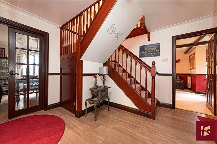 5 Bedroom Detached House For Sale In The Stumps, Ripplesmore Close, Sandhurst, GU47