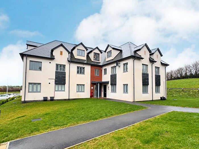 2 Bedroom Penthouse For Sale In Park Drive, Exmouth, EX8