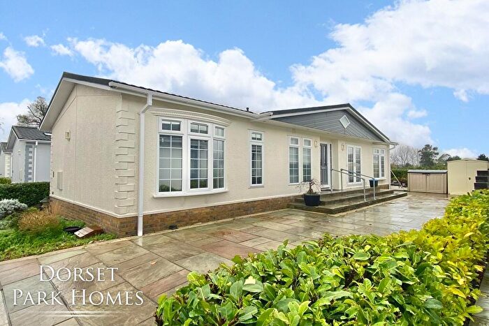 2 Bedroom Park Home For Sale In Organford Manor Country Park, Poole, Dorset, BH16