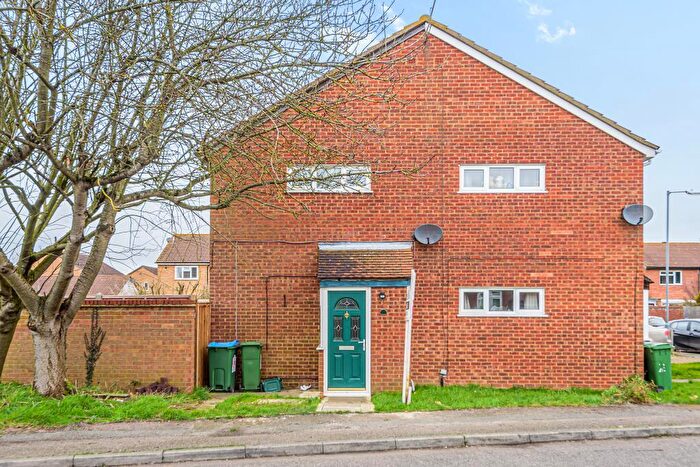 1 Bedroom End Of Terrace House To Rent In Lambourne Avenue, Aylesbury, HP21