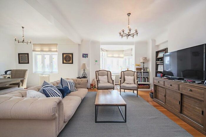 5 Bedroom Flat To Rent In Hall Road, St John's Wood, London, NW8