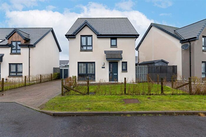 3 Bedroom Detached House For Sale In Kennaway Avenue, Perth, PH1