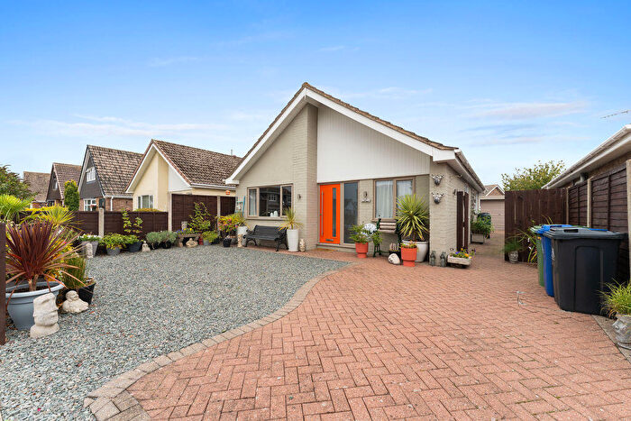 2 Bedroom Detached Bungalow For Sale In Cumberland Road, Cleethorpes, DN35