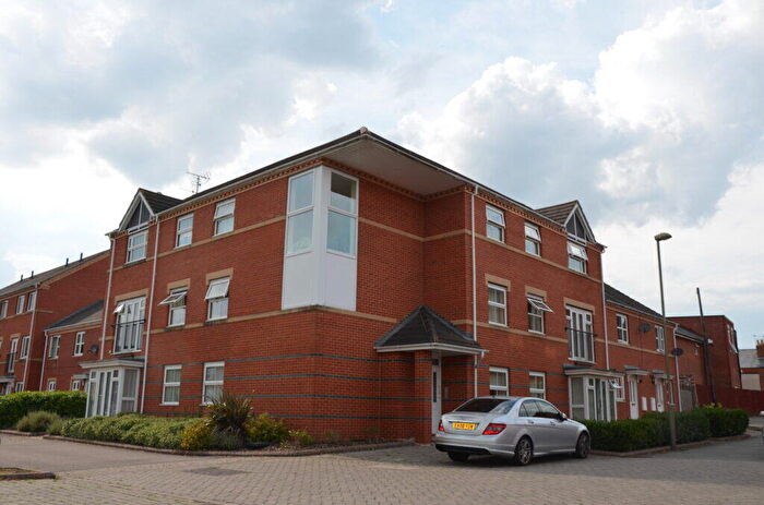2 Bedroom Apartment To Rent In Alma Road, Banbury, Oxon, OX16