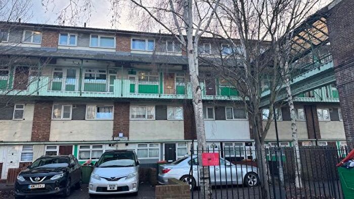 3 Bedroom Flat To Rent In Star Lane, London, E16