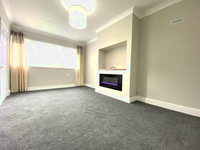 2 Bedroom Flat To Rent In Edgmond Court, Hollycarrside, Sunderland, SR2