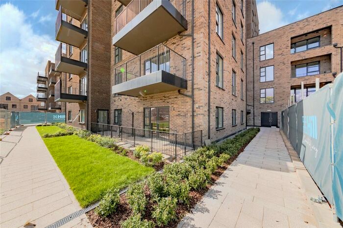 2 Bedroom Flat To Rent In Clara Rackham Street, Cambridge, Cambridgeshire, CB1