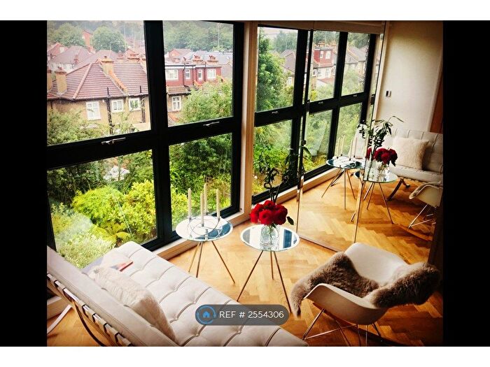 3 Bedroom Terraced House To Rent In Spencer Road, London, N11