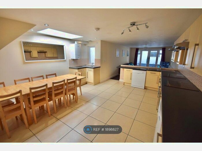 9 Bedroom Terraced House To Rent In Richards Street, Cardiff, CF24