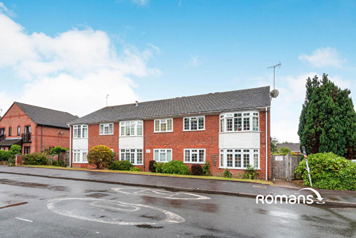 2 Bedroom Flat To Rent In Georgina Court, Clarence Road, Fleet, GU51