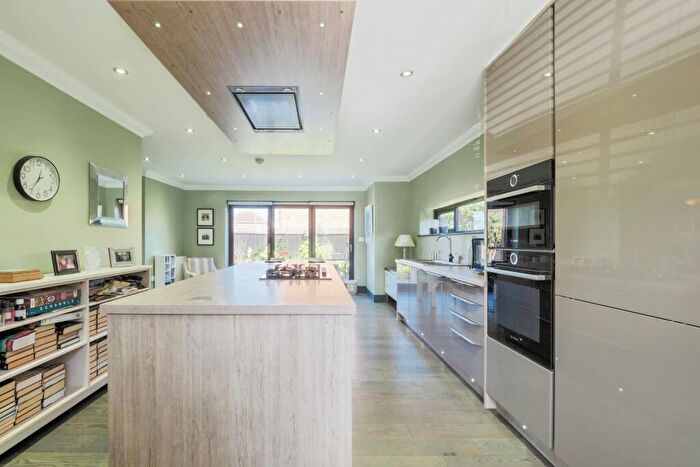 4 Bedroom Detached House For Sale In Rectors Gate, Retford, DN22