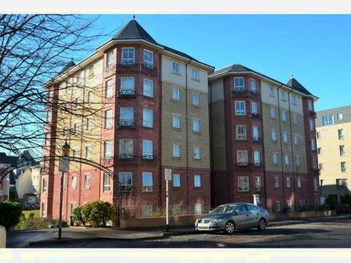 2 Bedroom Flat To Rent In McDonald Road, Edinburgh, EH7