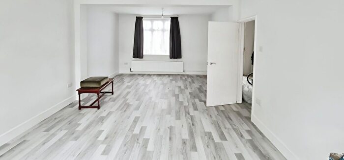 4 Bedroom Semi-Detached House To Rent In Manford Way, Chigwell, IG7