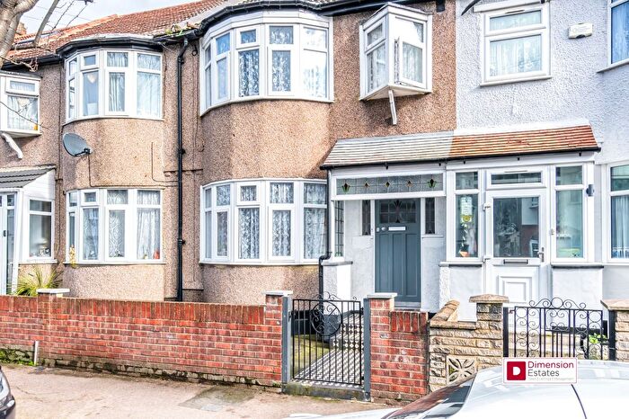 3 Bedroom Terraced House To Rent In Sanderstead Road, Leyton, East London, E10