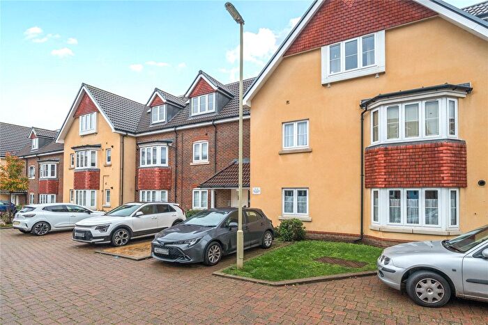 2 Bedroom Flat For Sale In Liphook, Hampshire, GU30